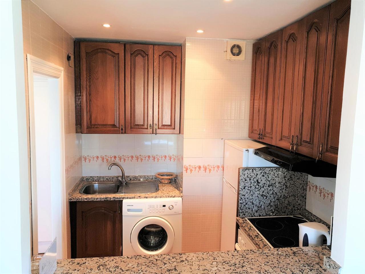 Skol Apartments Марбеля Екстериор снимка